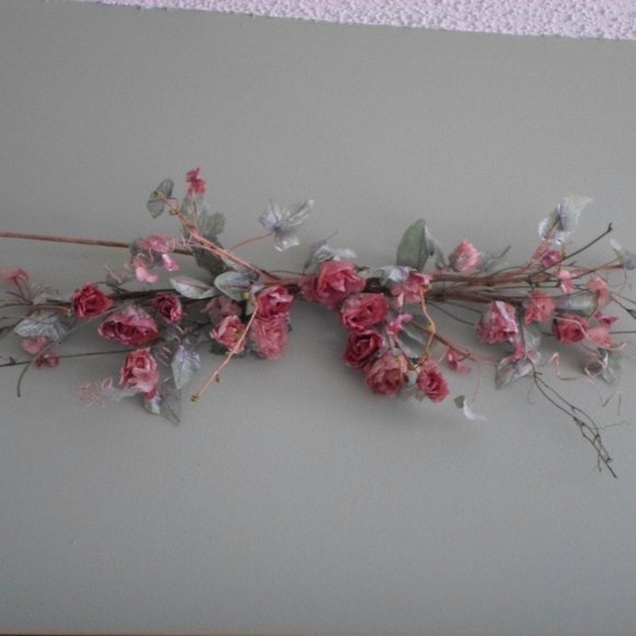 Roses & Foliage Décor – Set of 2 - Picture 2 of 6